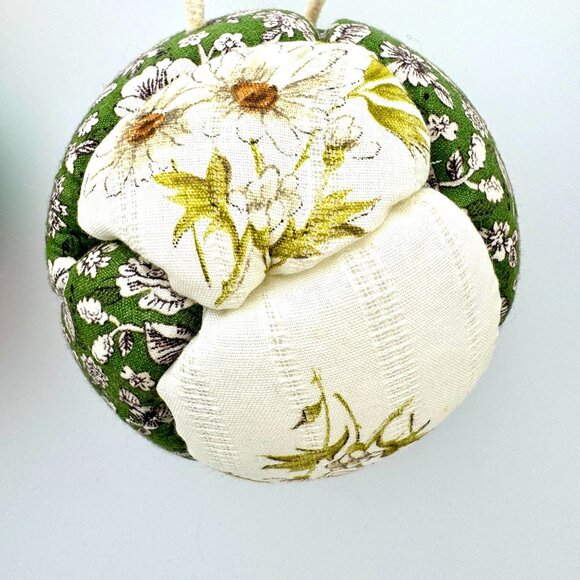 Vintage Quilted Patchwork Fabric Ball Christmas Ornament Set of 2 Boho Rustic - Picture 10 of 11